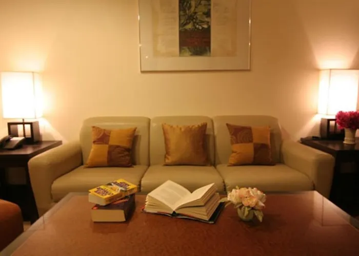 Rose Hotel